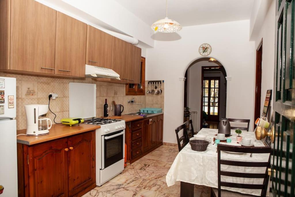 City Center, Sea View Apartment, Amelia! Anemomylos Exterior photo